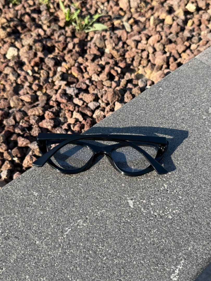 CAT SERİSİ – Siyah Şeffaf Cam